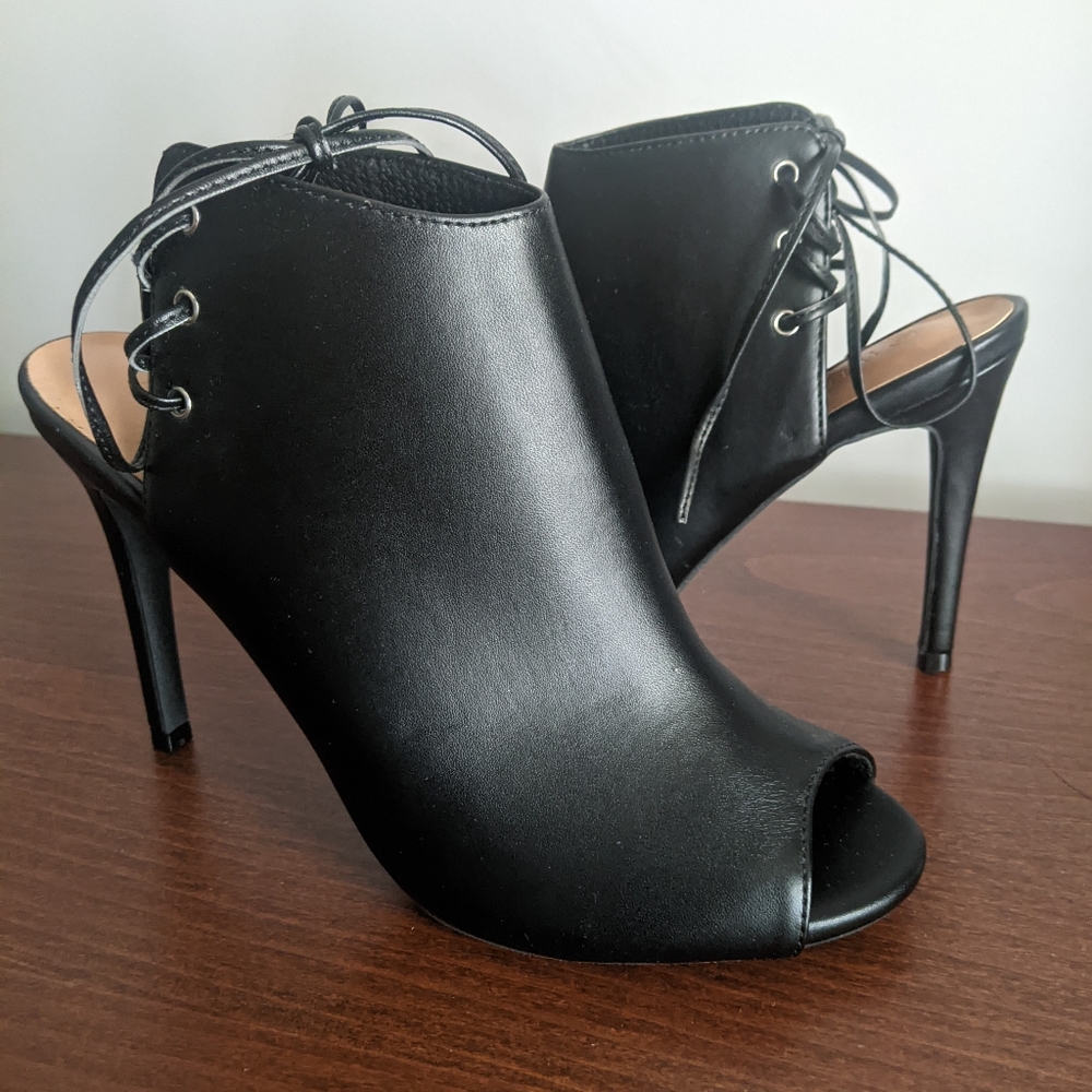 Wild Diva Berlin Cutout Bootie - Black - Brand New